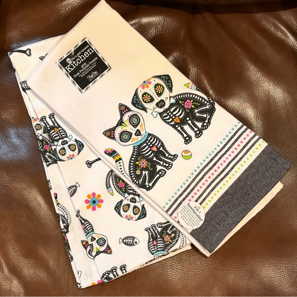 Kay Dee Designs Sugar Skull Dog Cat Fish Bone Set of 2 Towels BRAND NEW!! - Picture 1 of 2